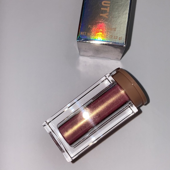 KKW Beauty “High Key” Flashing Lights Loose Powder - Picture 3 of 12